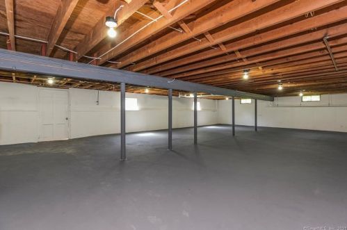 3 Marlin Dr, Waterford CT  06385-2605 exterior