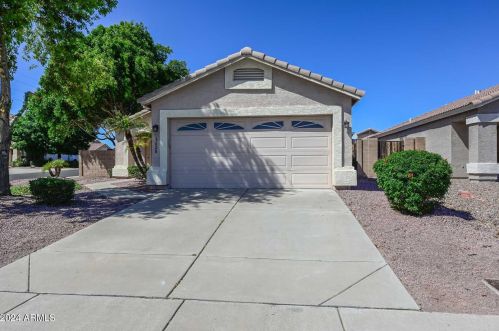 6620 Whispering Wind Dr, Glendale AZ  85310-3465 exterior