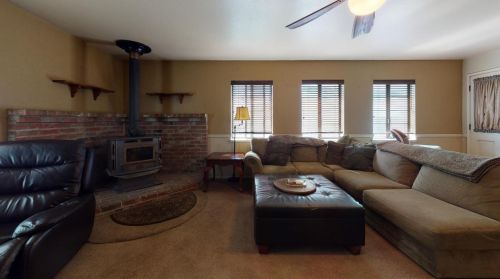 3336 Topeka St, Riverbank CA  95367-2330 exterior