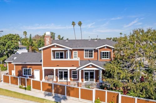 5250 Appian Way, Long Beach CA  90803-1901 exterior