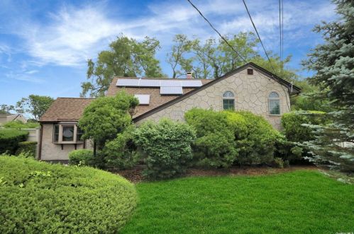 1437 Ackerson Blvd, Bayshore, NY 11706-3840