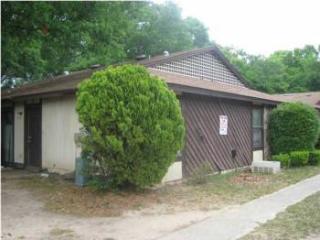 6823 Tiki Ln, Pensacola, FL 32503-7163