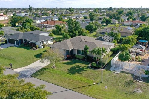 920 30th St, Cape Coral, FL 33904-2930