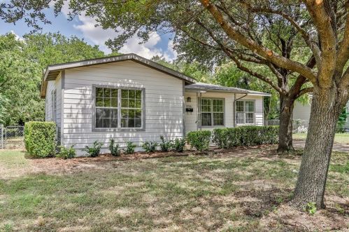 3735 Kris St, Fort Worth, TX 76180-1509