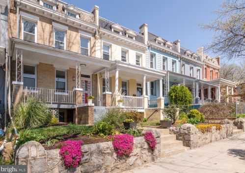 709 Taylor St, Washington, DC 20011-5826
