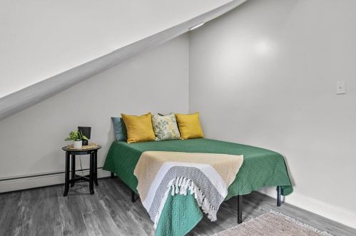 181 Mount Pleasant Ave, Providence RI  02908-3917 exterior