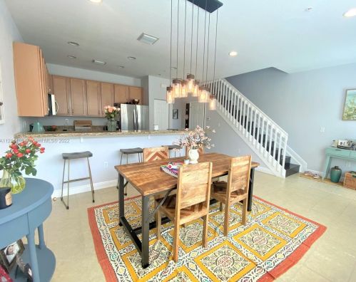 1418 147th Ter, Hollywood FL  33027-6187 exterior