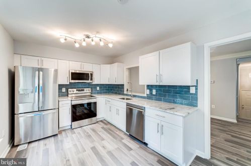 9973 Whitewater Dr, Springfield, VA 22015-1874