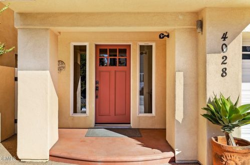 4028 Ocean Dr, Oxnard, CA 93035-3938