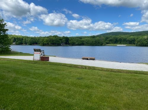 48 Glenbrook Dr, Fredon NJ  07860-6584 exterior