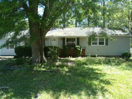 106 Smylie St, Brookhaven, MS 39601-2626
