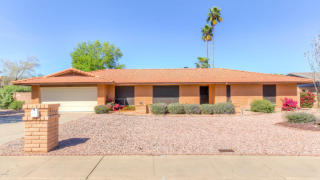 2702 Sierra St, Phoenix, AZ 85028-1831