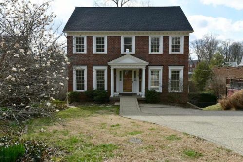2357 Saratoga Dr, Louisville, KY 40205-2020