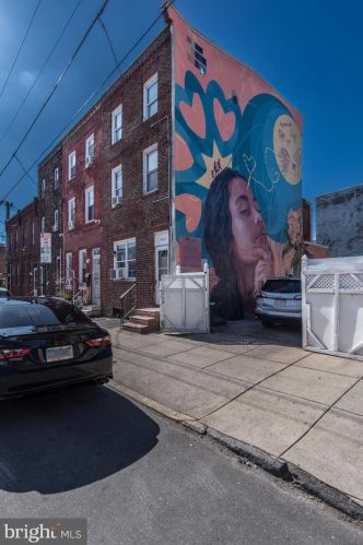 1902 4th St, Philadelphia, PA 19122-2207