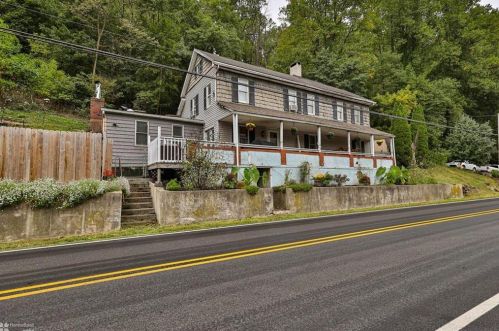 3200 Delaware Dr, Easton, PA 18042-9760