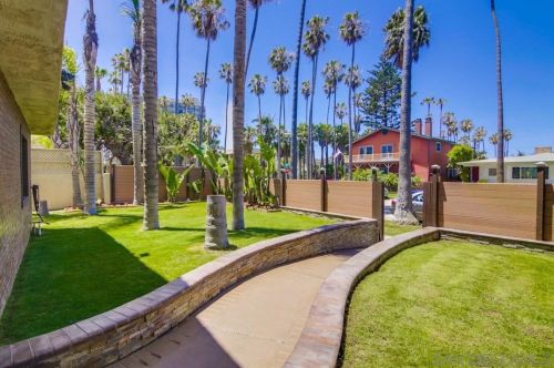 4111 Bayard St, San Diego CA 92109-4039 exterior