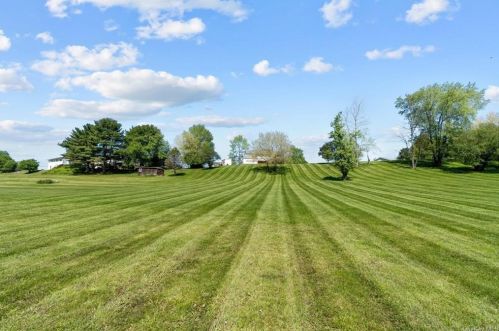 37 Hilo Dr, Camp Bell Hall, NY 10916-2424