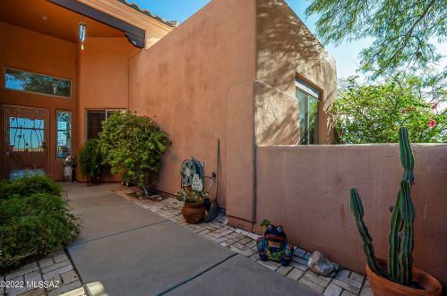 2992 Royal Copeland Dr, Tucson, AZ 85745-1593
