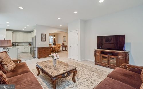 1746 Ann Scarlet Ct, Woodbridge VA  22191-3992 exterior