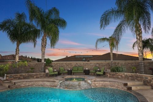 888 Highridge St, Riverside CA  92506-7564 exterior