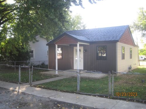 1011 Broadway St, Washington Ch, OH 43160-2015