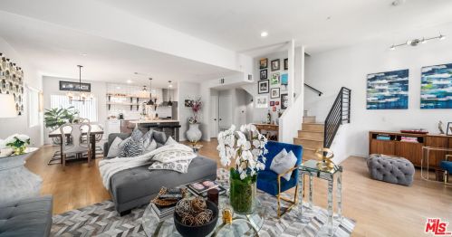 11853 Burbank Blvd, North Hollywood, CA 91607-1942