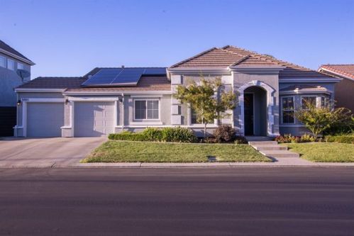 3205 Jonathan Ln, Modesto, CA 95355-8205