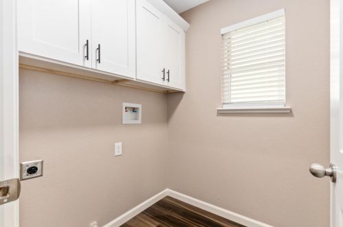 1637 Seattle St, Modesto CA  95358-5631 exterior
