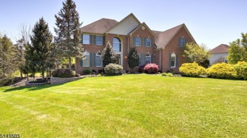 36 Milestone Dr, East Amwell Township, NJ 08551-2033
