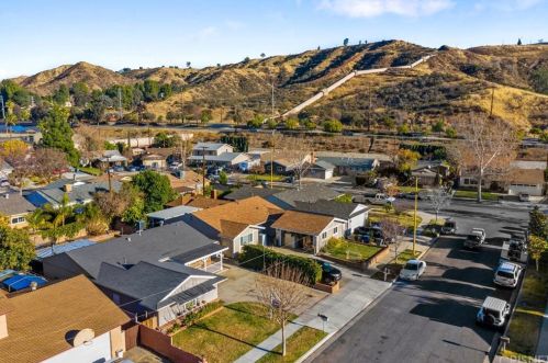 27214 Banuelo Ave, Santa Clarita, CA 91350-2116