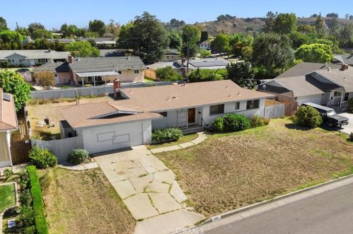 2810 Hemlock Pl, Fullerton, CA 92835-2814