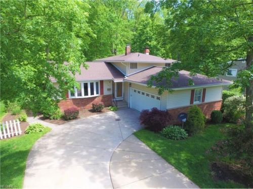 1701 Mortus Dr, Twinsburg, OH 44087-1540