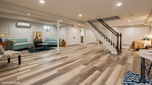 1805 Grant Ave, Seaford NY  11783-2318 exterior