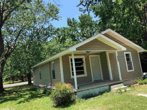 1525 Davis St, Conway AR  72034-3214 exterior