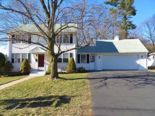 23 Castle Rd, Manchester, CT 06042-2814