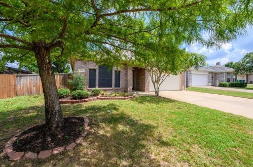 3941 Overlake Dr, Denton, TX 76210-3422