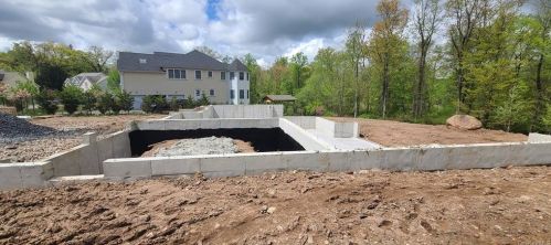 25 Fant Farm Ln, Airmont, NY 10901-3617