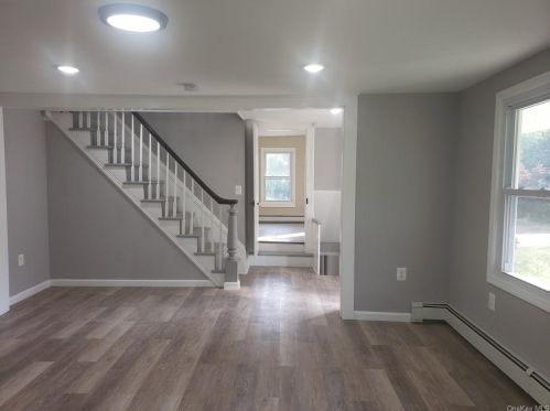 2 Plattekill Rd, Marlborough NY  12542-6023 exterior