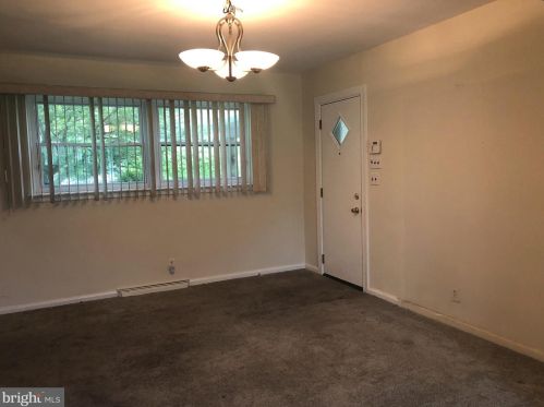 2084 Williamsburg Rd, Huntingdon Valley PA  19006-6757 exterior
