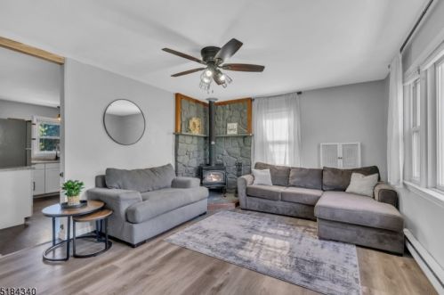 202 Voorhees Corner Rd, Flemington NJ  08822-3351 exterior