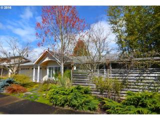 795 37th Ave, Eugene, OR 97405-4523