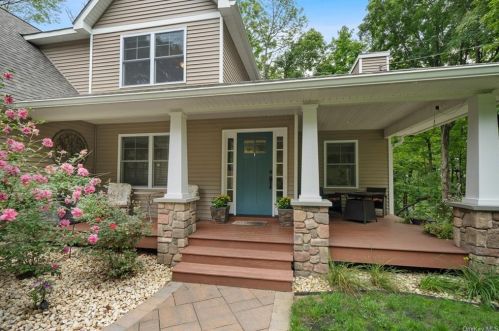 33 Cascade Lake Rd, Warwick, NY 10990-3825