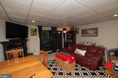 4825 Weatherhill Dr, Wilmington DE  19808-4376 exterior