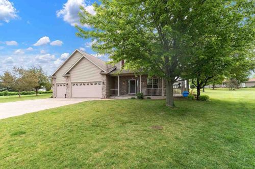 21 Greenbriar Cir, Fond Du Lac, WI 54935-1956