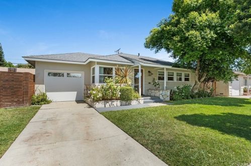 2228 Stanbridge Ave, Long Beach, CA 90815-1929