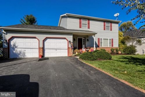 45 Fairway Dr, Etters, PA 17319-9723
