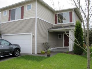 9442 Country Hollow Dr, Puyallup, WA 98375-9668