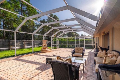 113 Saint James Way, Naples FL  34104-6712 exterior