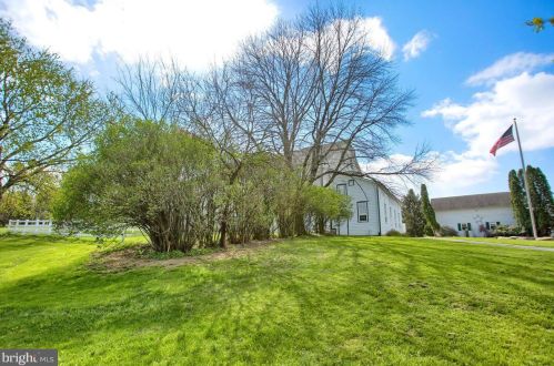 6411 Devonshire Hts Rd, Harrisburg PA 17111-4818 exterior