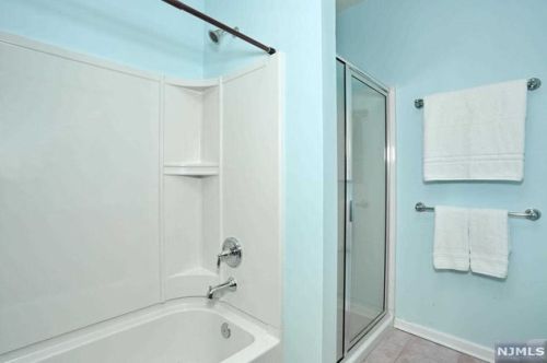 22 Aster Ln, Outwater NJ 07026-3563 exterior